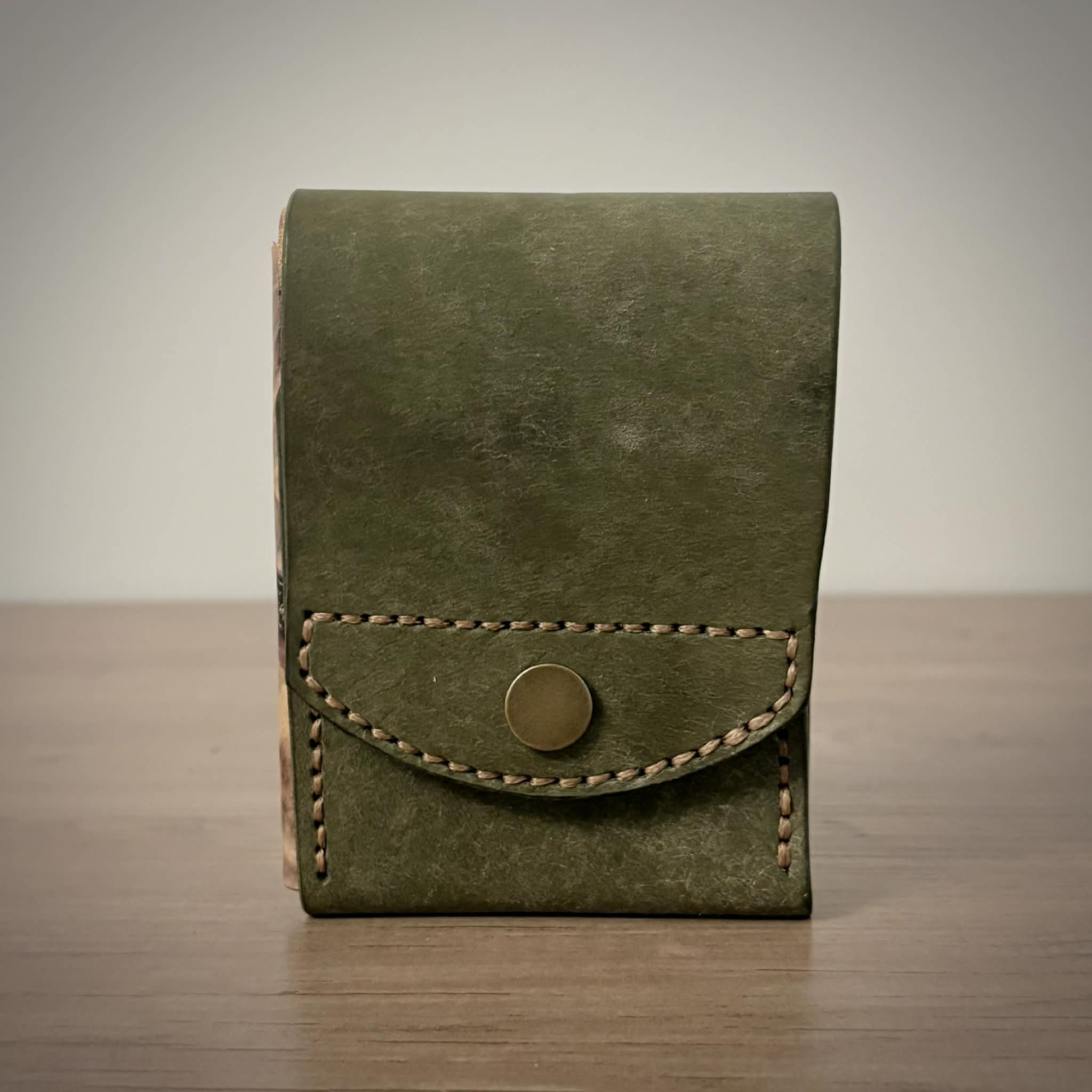 Le portefeuille en cuir Baie James – Design marbré personnalisé | Sauge
