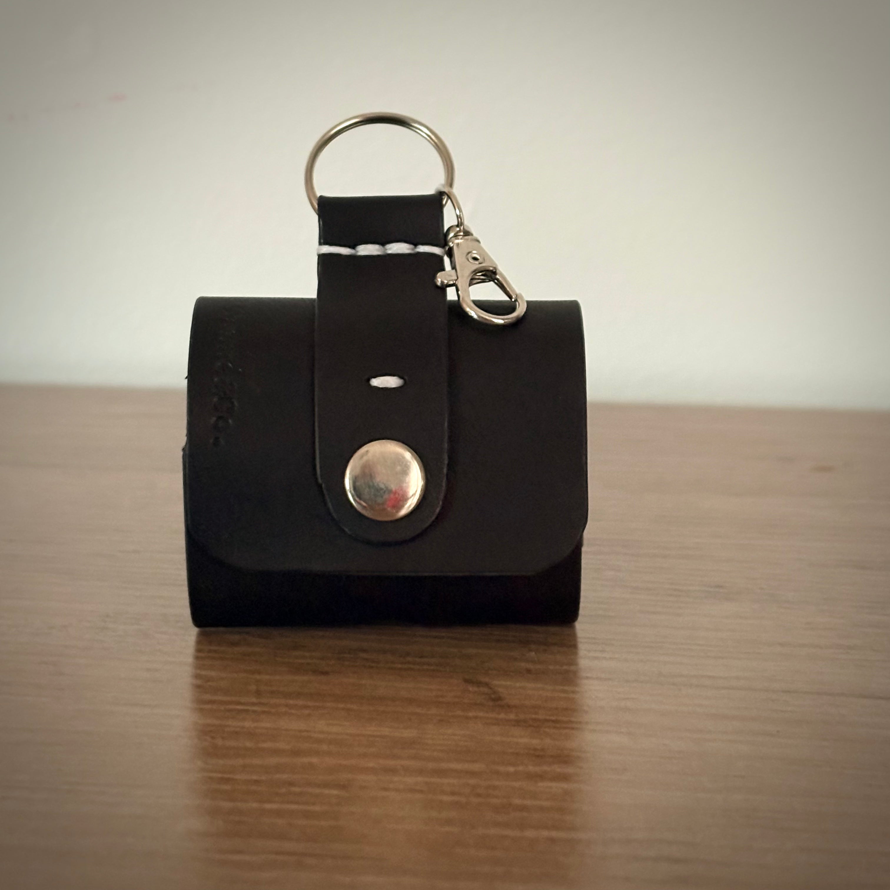 Leather AirPods Pro Case – Handcrafted Design | Black / Silver