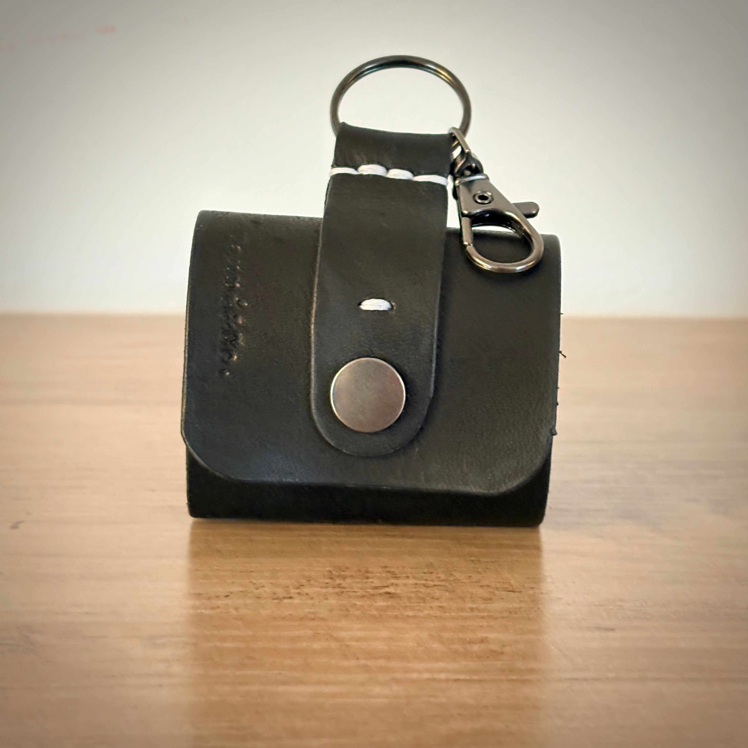 Leather AirPods Pro Case – Handcrafted Design | Black/Gun Metal Black