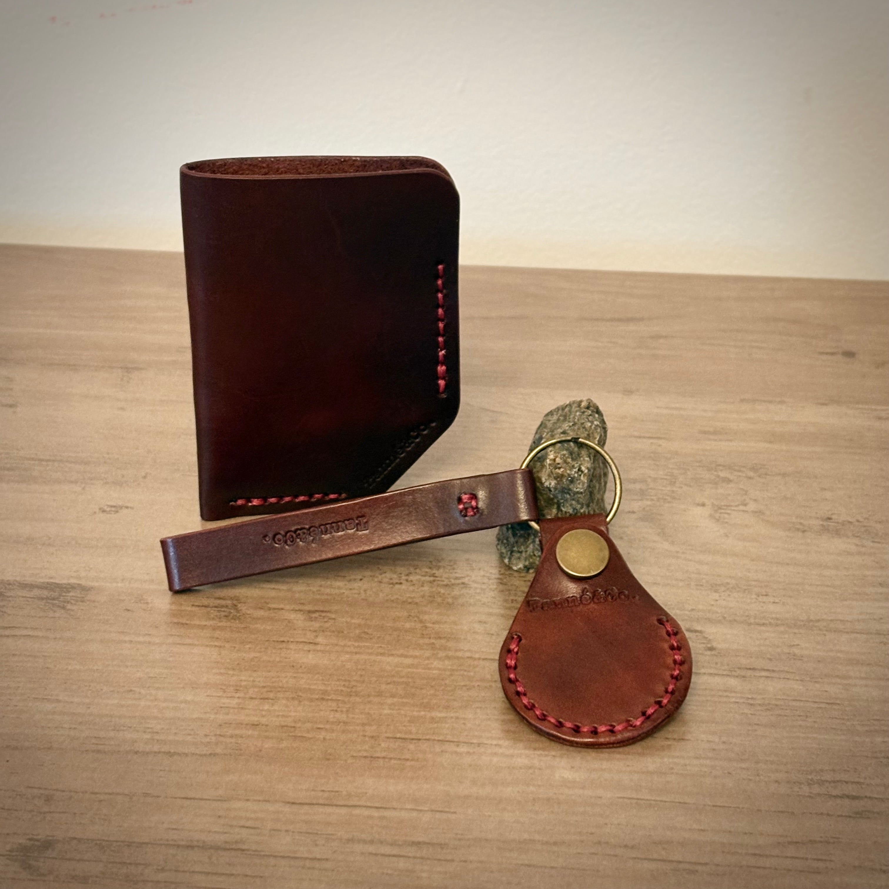 Leather Card Wallet and Keycahin - Handcrafted Design | Burgundy Custom Color Set