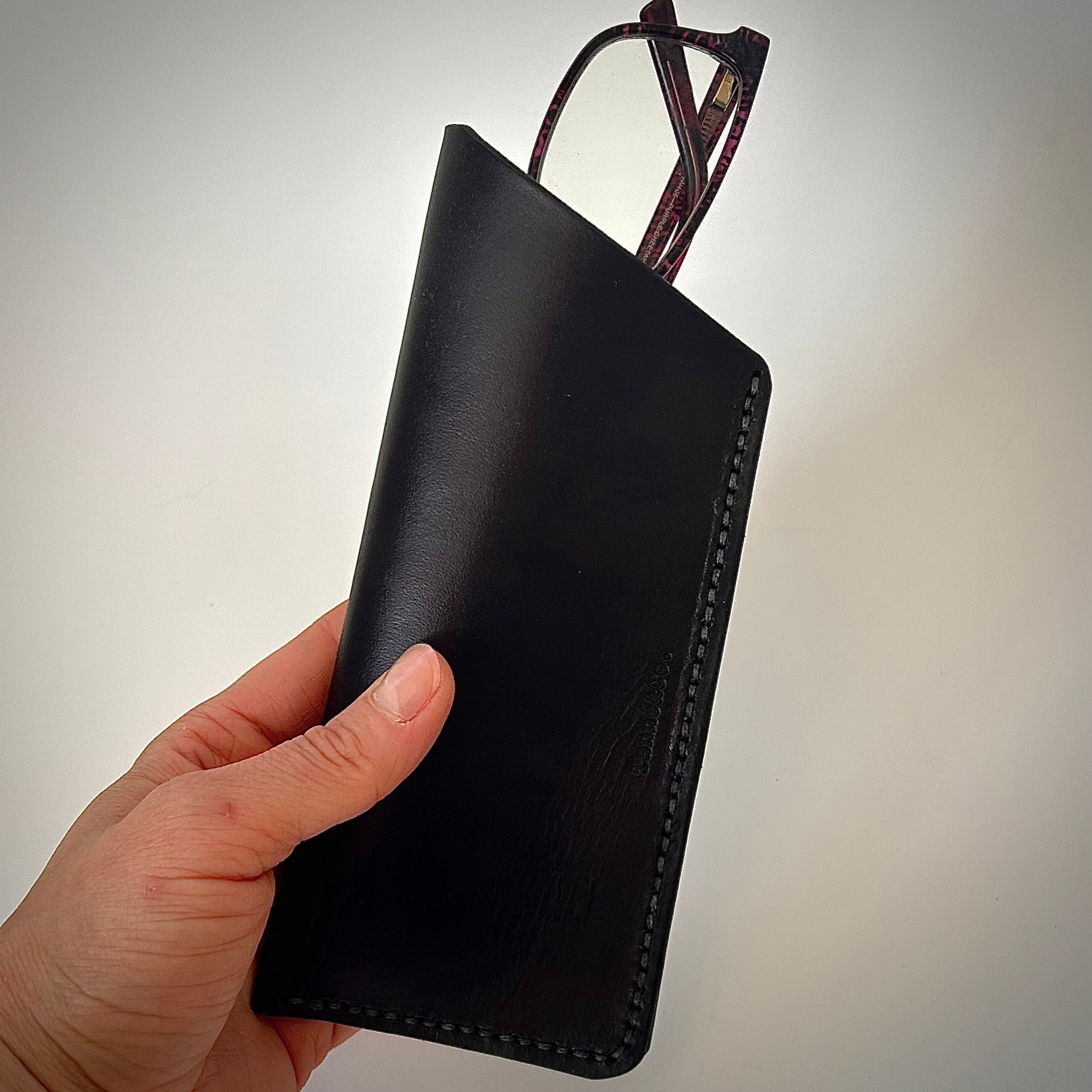 Leather Eyewear Sleeve – Minimalist Design | Black