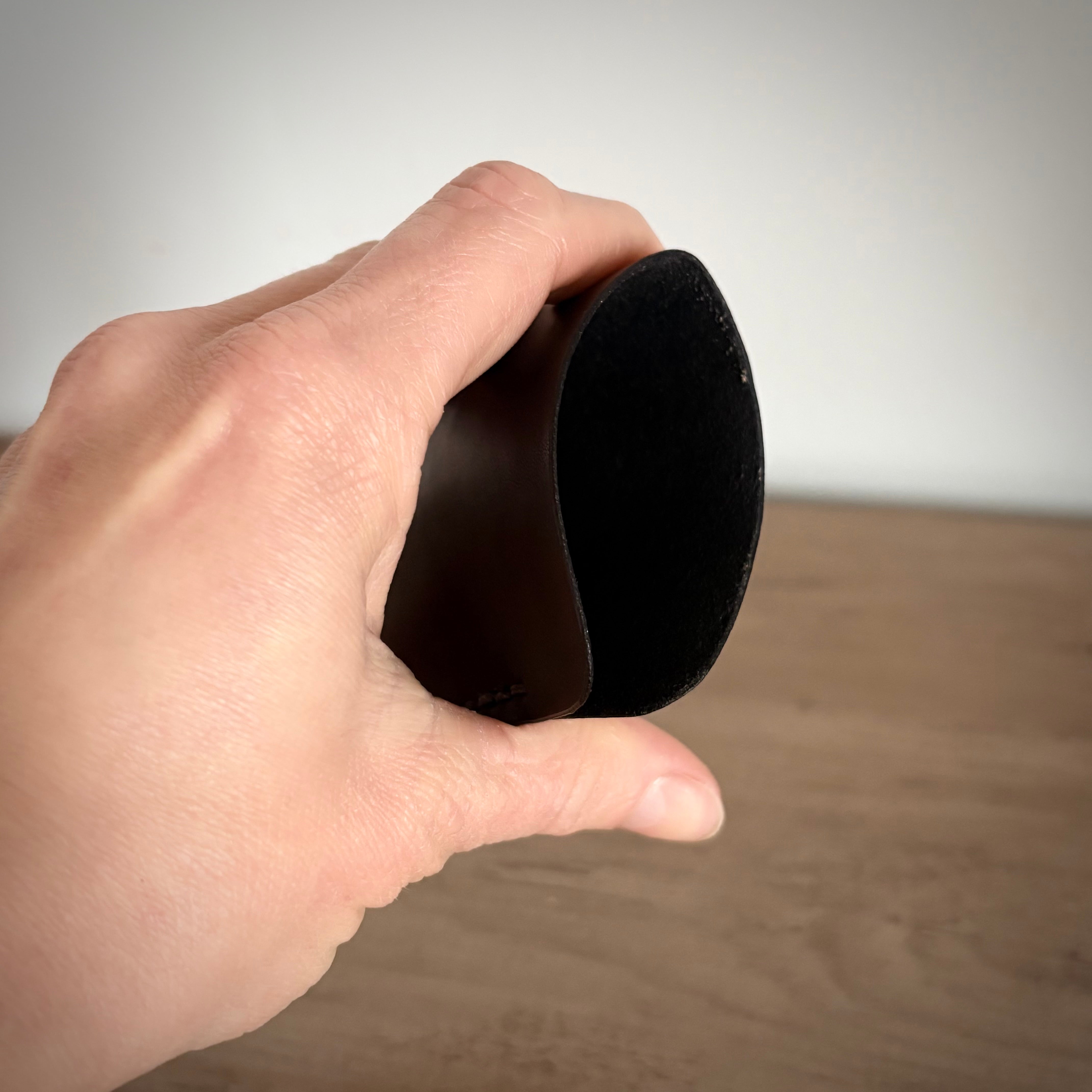 Porte-cartes en cuir – Poche simple minimaliste | Noir