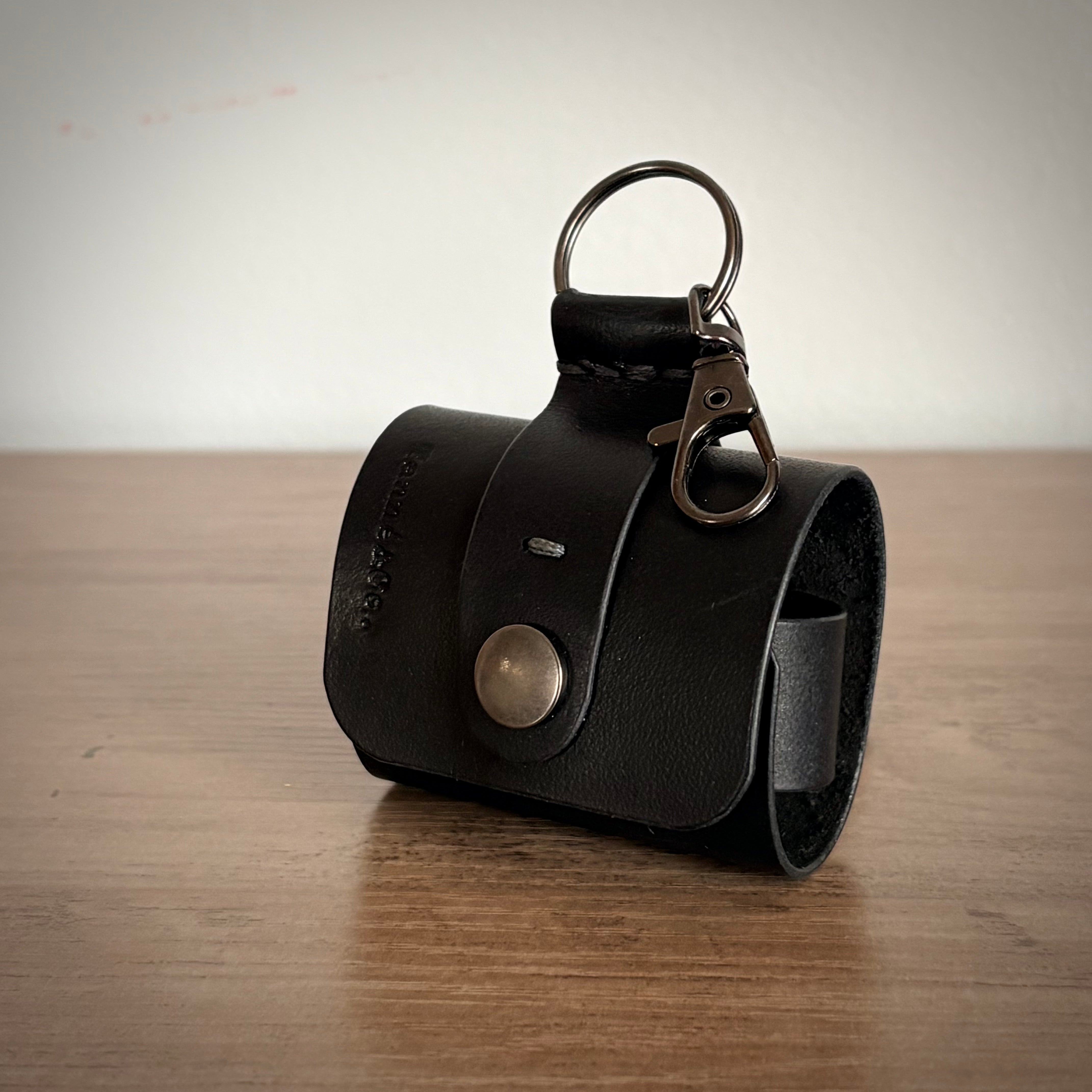 Étui en cuir pour AirPods Pro – Design artisanal | Noir/Gris