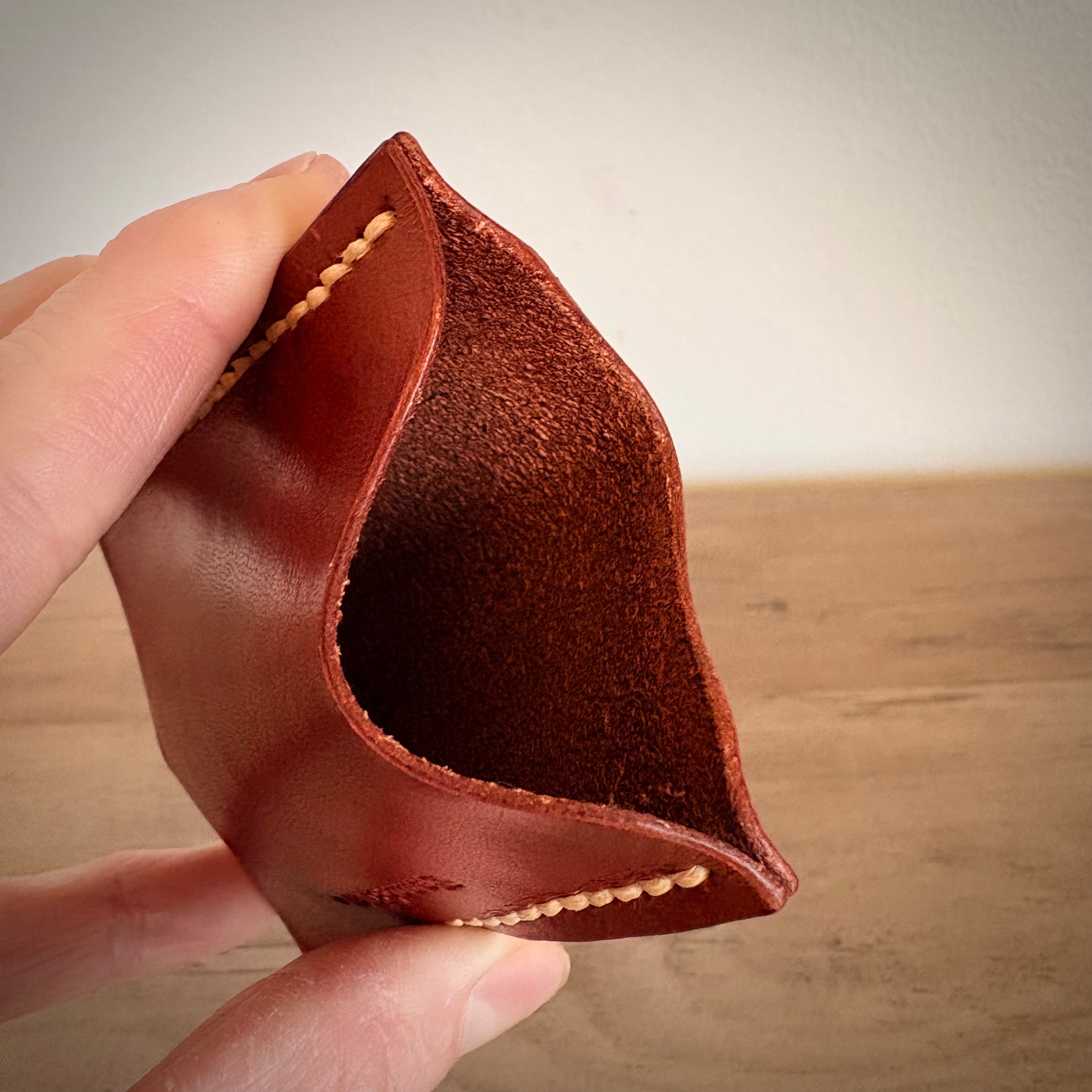 Porte-cartes en cuir – Modèle à une poche | Brun