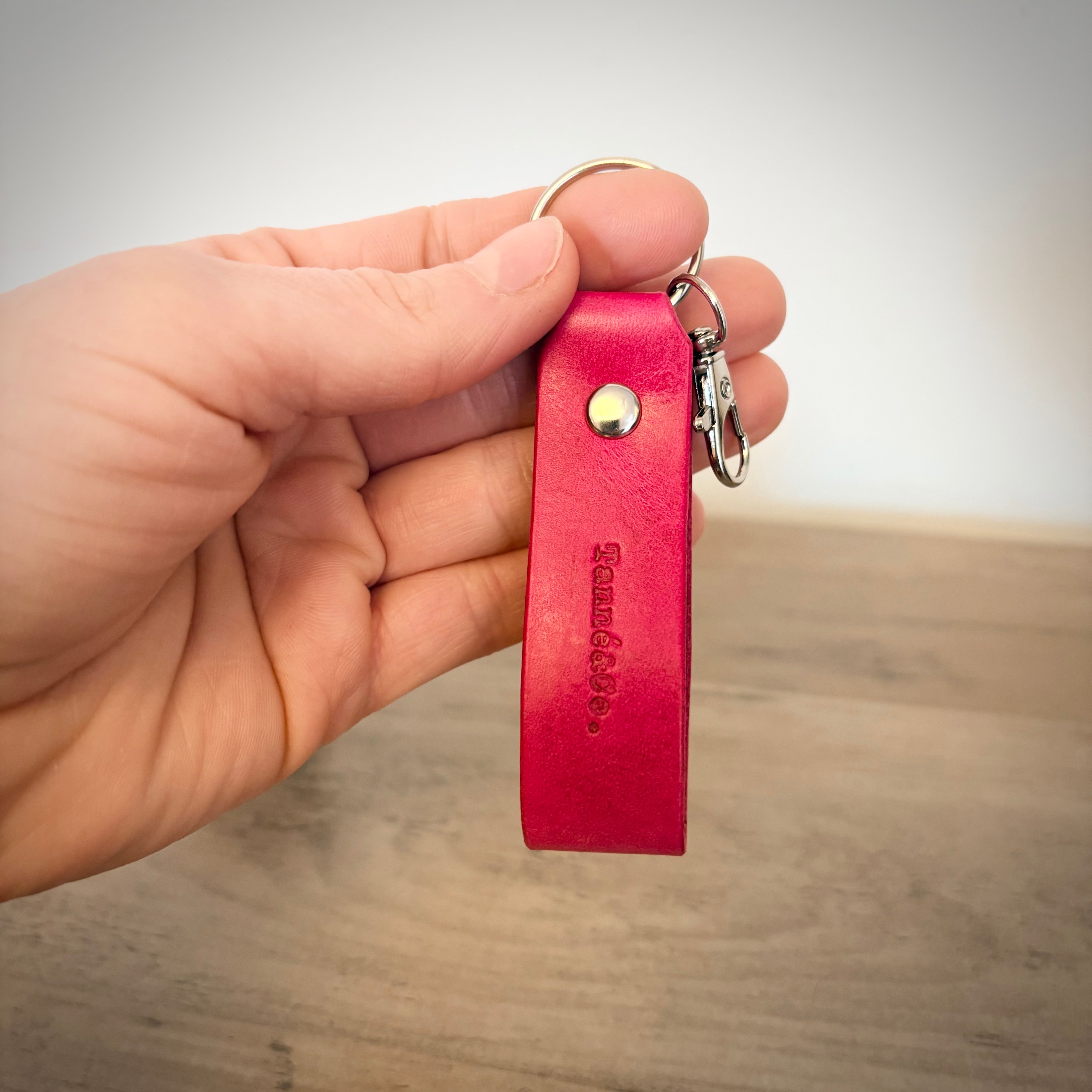 Porte-clés en cuir – Création artisanale | Rose